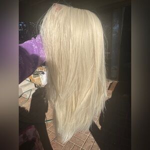 Blonde lightweight synthetic wig